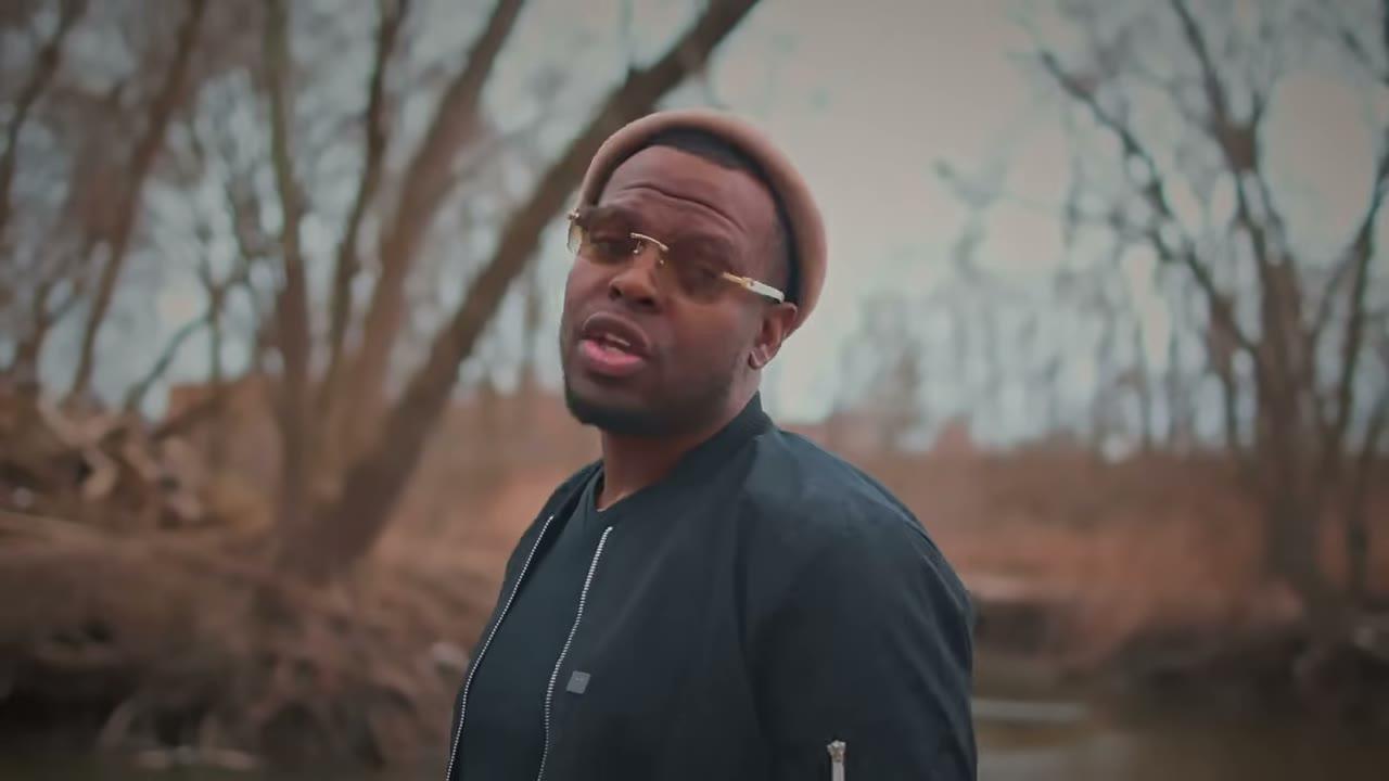 Leon Cuttem performing in a cinematic CMD music visual
